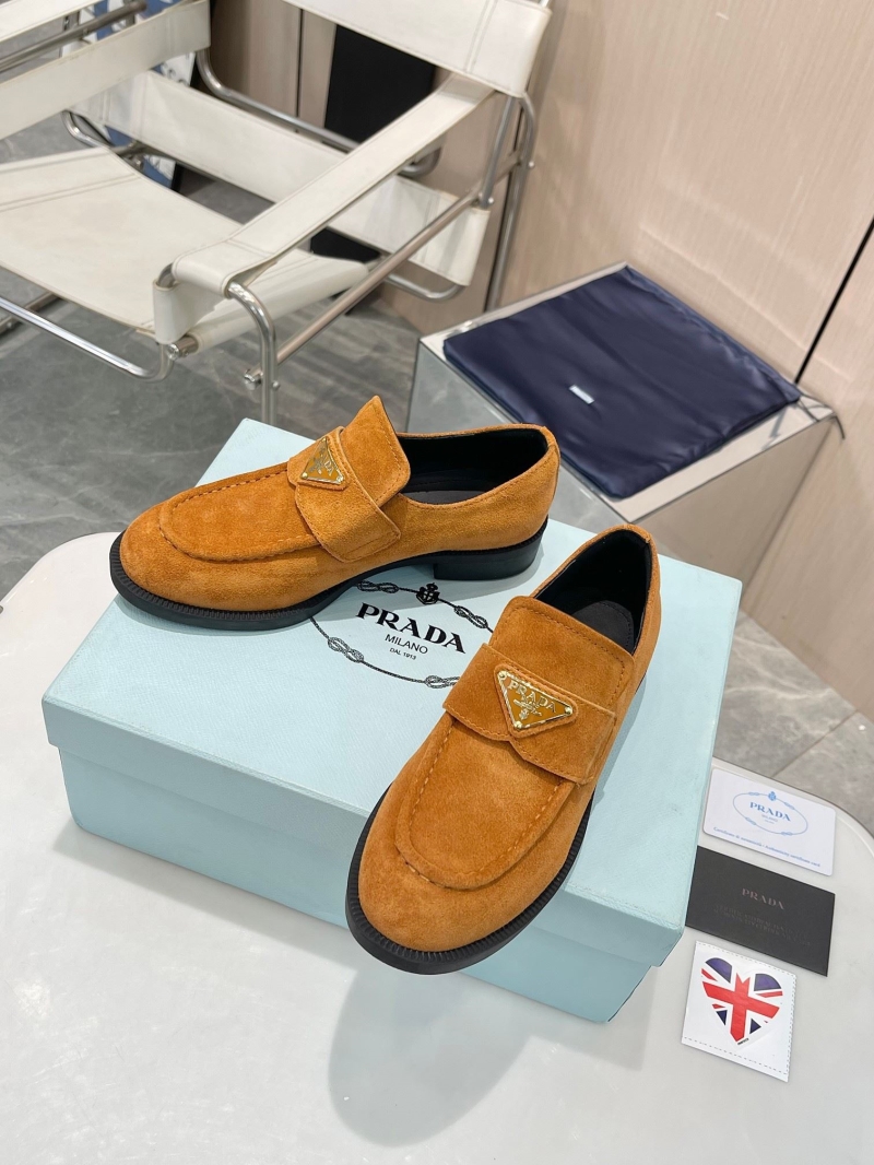 Pra*a leather shoes